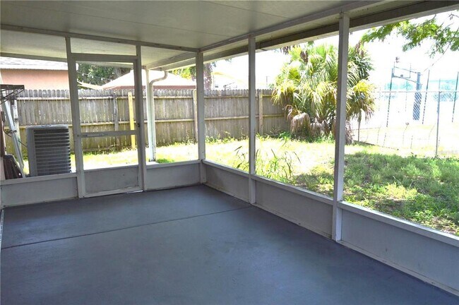 Building Photo - 424 Delicata Dr