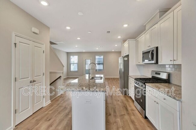 Building Photo - 306 Pathfinder Way