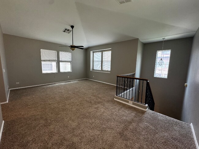 Building Photo - 158 W Laurel Ct