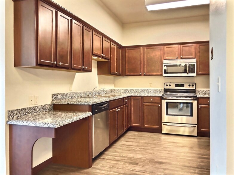 Kitchen - Quail View - 55+