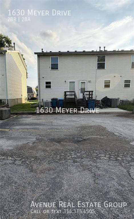 Building Photo - 1630 Meyer Dr