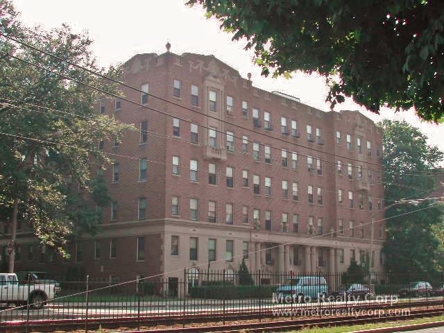 Building Photo - 1950 Commonwealth Ave