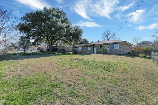 Building Photo - 218 Edward Ln