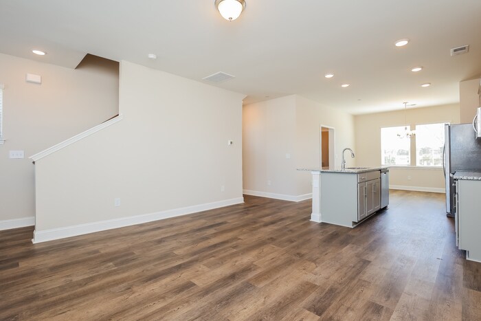 Building Photo - 171 Eagles Cliff Dr