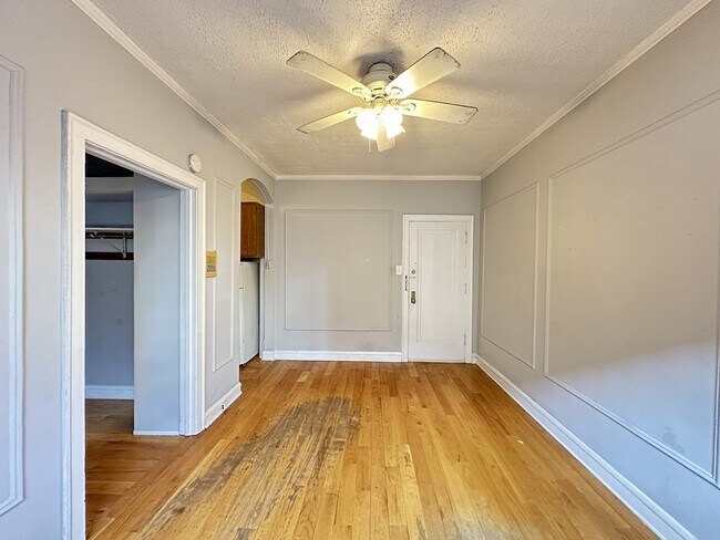 Building Photo - 2832 N Burling