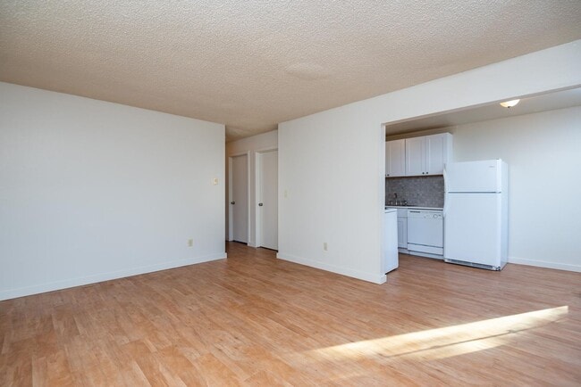 Building Photo - 9230 N Saint Louis Ave