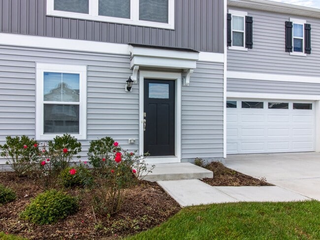 Building Photo - YEAR-ROUND RENTAL- UNFURNISHED - SINGLE FAMILY - GEORGETWON