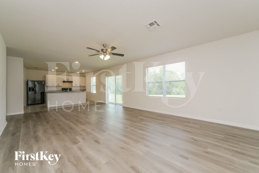 Building Photo - 3345 Wellborn Dr