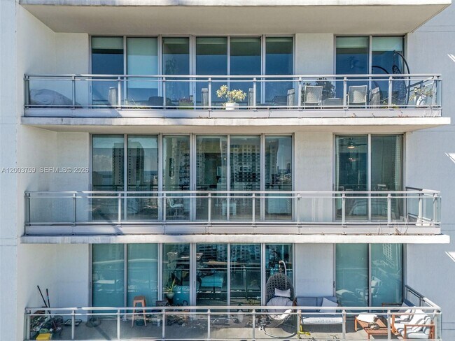 Building Photo - 92 SW 3rd St