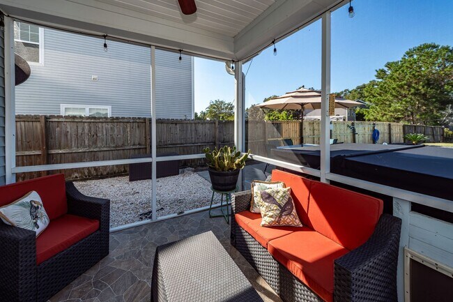 Building Photo - 4 Bedroom, 2.5 Bathroom Home in Brownswood...