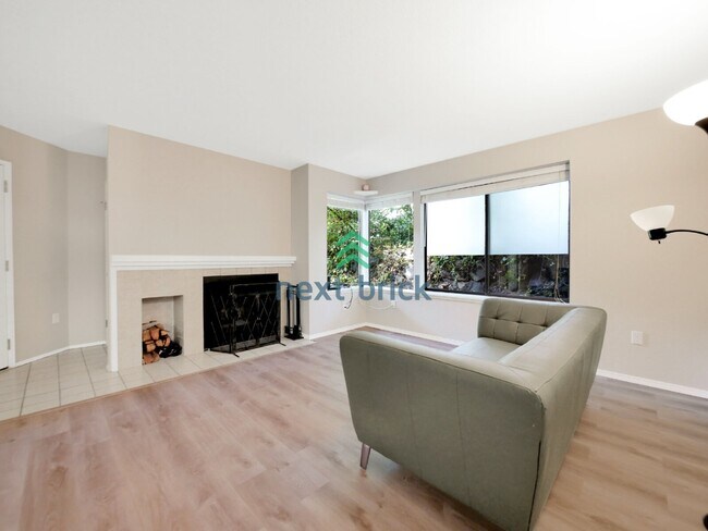 Building Photo - Spacious Private 2 Bed 2 Bath Condo for Rent!