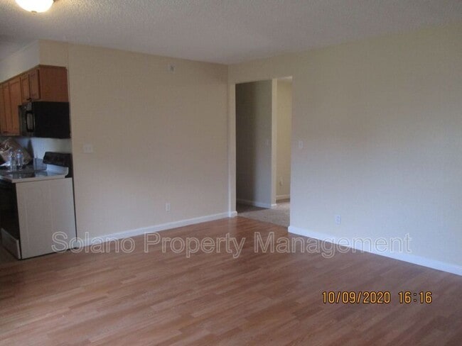 Building Photo - 232 Elwood St