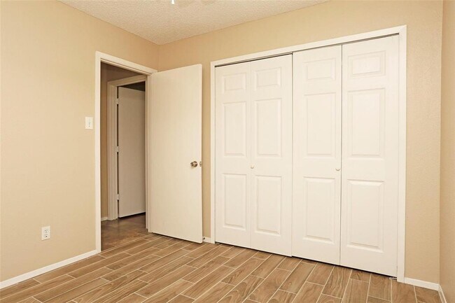 Building Photo - 22518 John Rolfe Ln