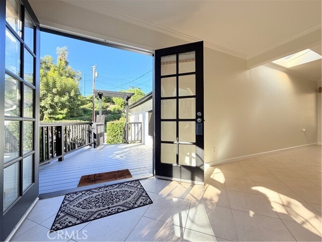 Building Photo - 635 St Ann's Dr