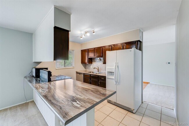 Building Photo - 2573 S Rifle St