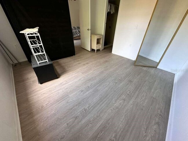 Building Photo - 5283 Images Cir