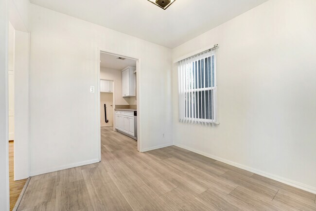 Building Photo - 5107 Enfield Ave