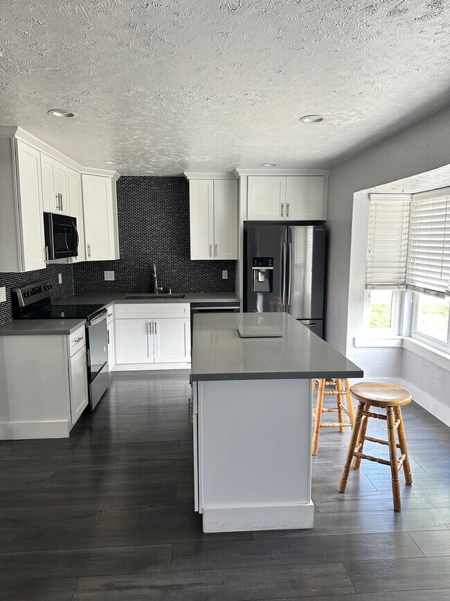Kitchen - 4864 Chablis Ct