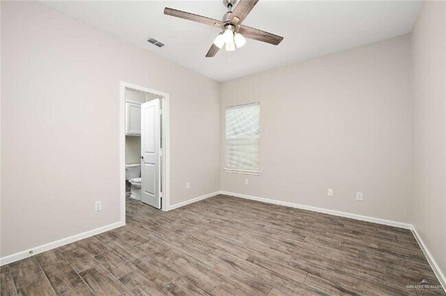 Building Photo - 1308 Petri Dr