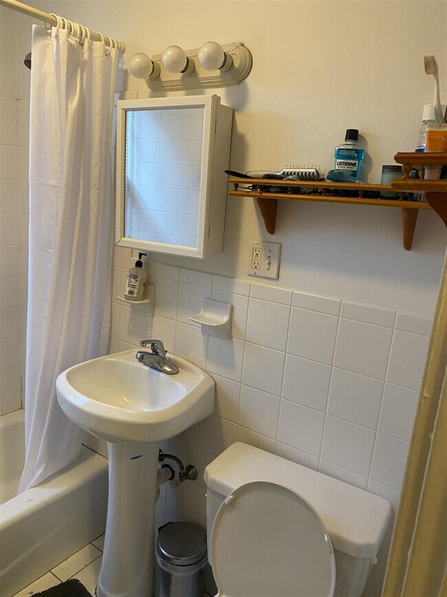 Building Photo - 13 Ellery St