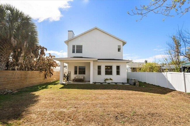 Building Photo - 668 Overspin Dr