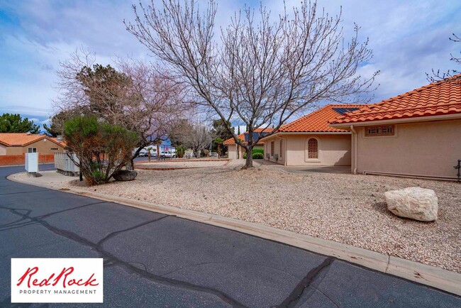 Building Photo - Dog Friendly - 3 Bedroom, 2 Bathroom Prope...