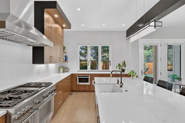 Building Photo - Boulder Living Perfected: Custom 4BR/4BA Modern Farmhouse Near Wonderland Lake