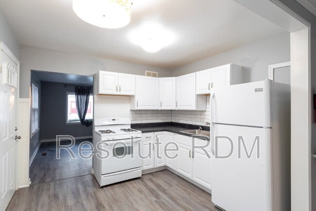 Building Photo - 1128 Sterling St