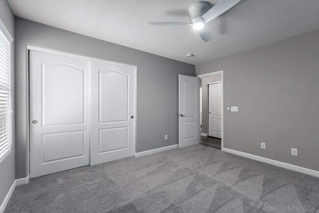 Building Photo - 2313 W Straight Arrow Ln