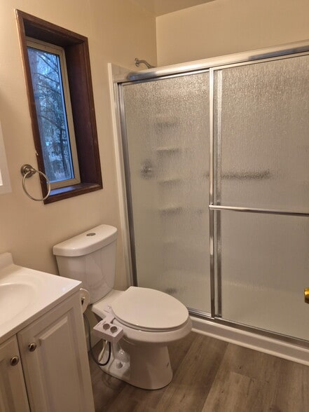 Building Photo - 988 NE Pennington Loop