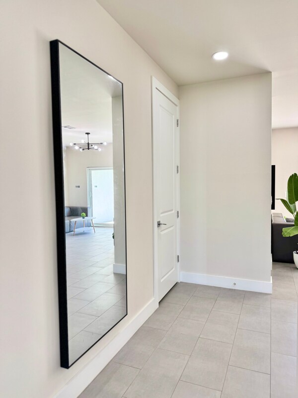 Building Photo - 2506 Leda Ave S