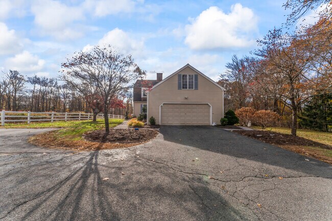 Building Photo - 23 Westview Dr