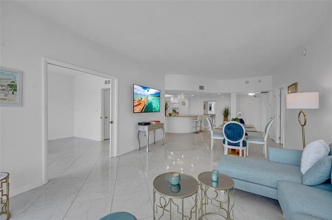 Building Photo - 4020 Galt Ocean Dr