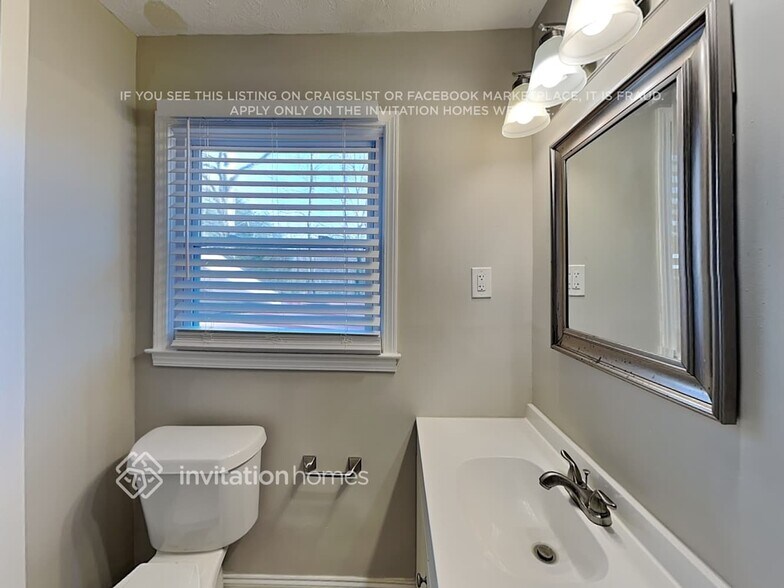 Building Photo - 3648 Fairlane Dr