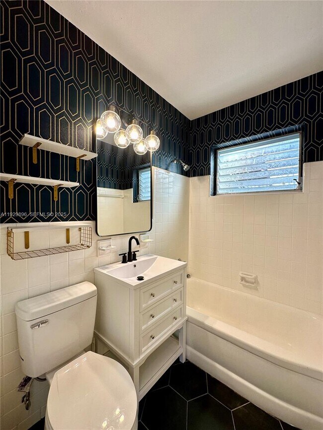 Building Photo - 1788 NE 169th St