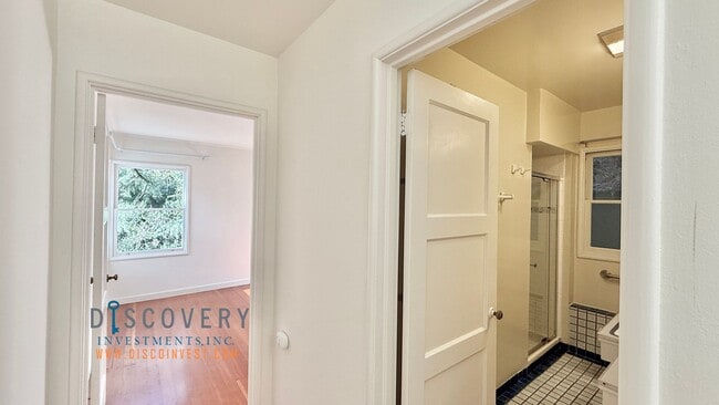 Building Photo - Mid-Century Montclair 3+ Bedroom with Filtered San Francisco Bay Views!