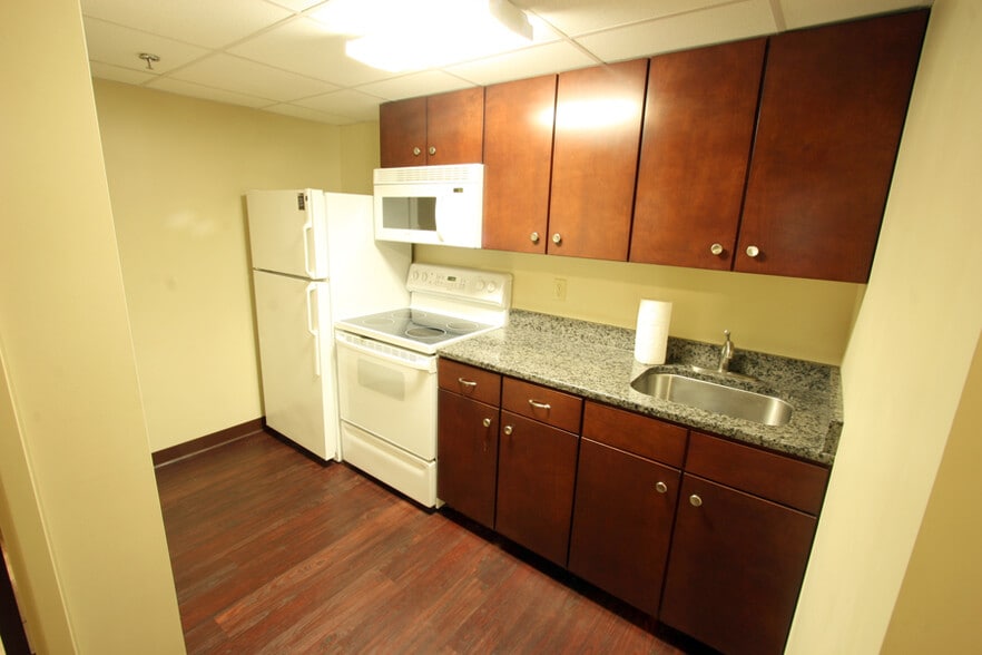Kitchen - 152 W Main St