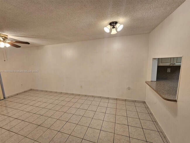 Building Photo - 1555 W 44th Pl