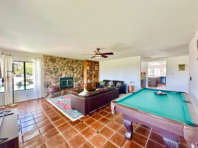 Building Photo - 1650 Winterwarm Dr