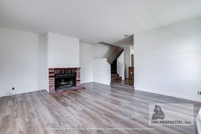 Building Photo - 502 12th St