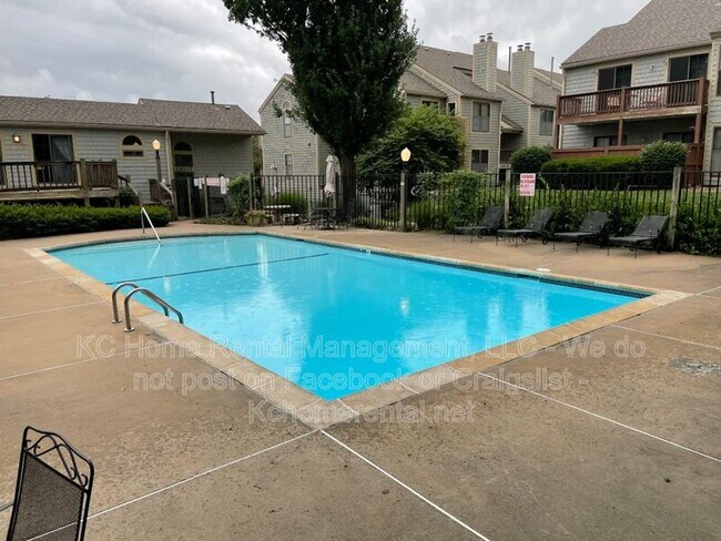 Building Photo - 12013 W 58th Pl