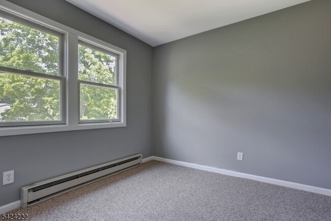 Building Photo - 85 Hollywood Ave