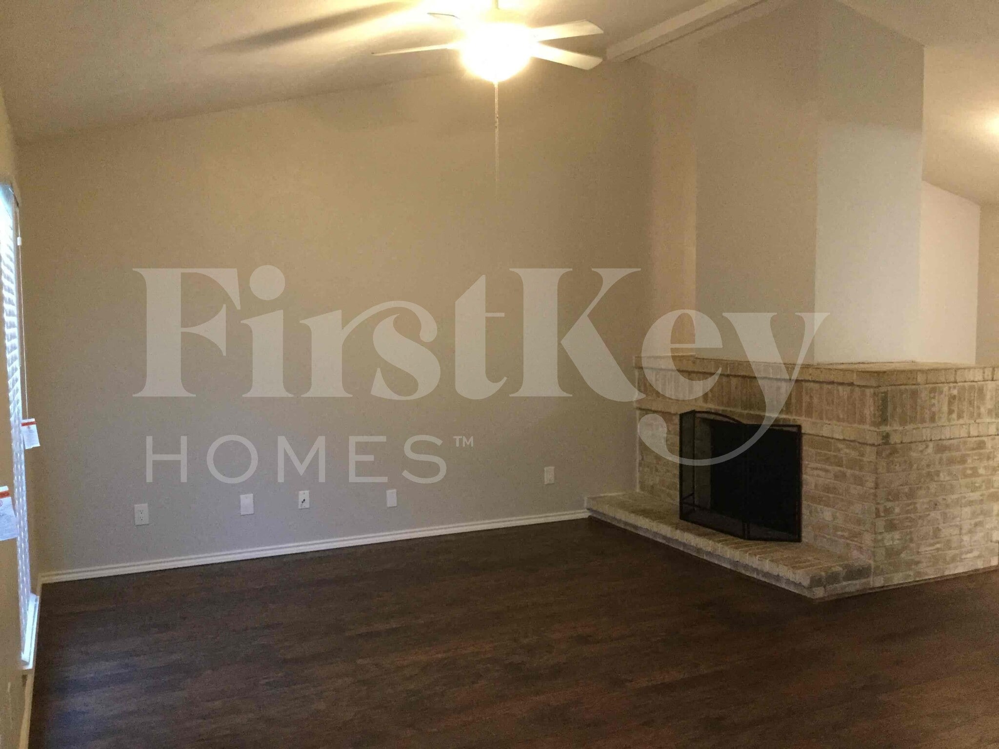 Building Photo - 717 Redbud Dr