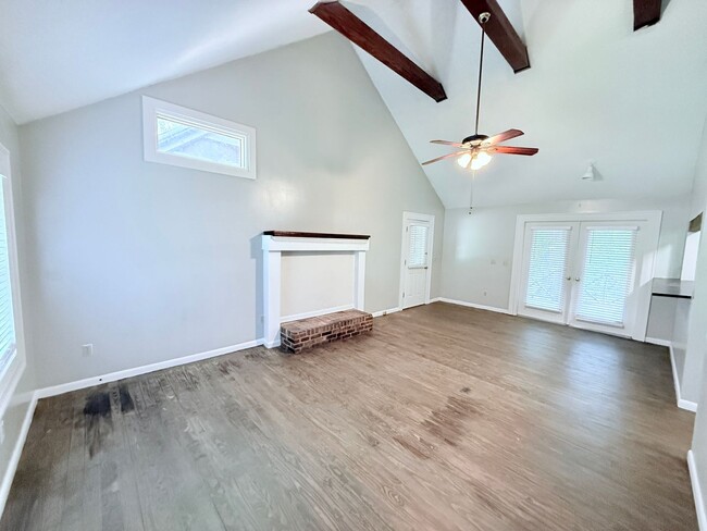 Building Photo - 15 CR 302