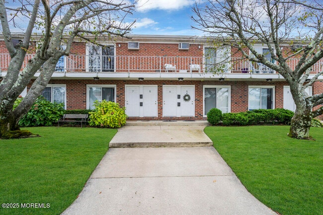 Building Photo - 114 3rd Ave