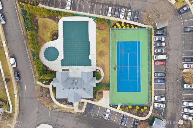 Building Photo - 405 Plymouth Rd