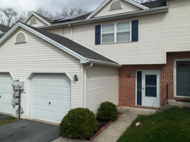 Primary Photo - 2 BR Townhouse
