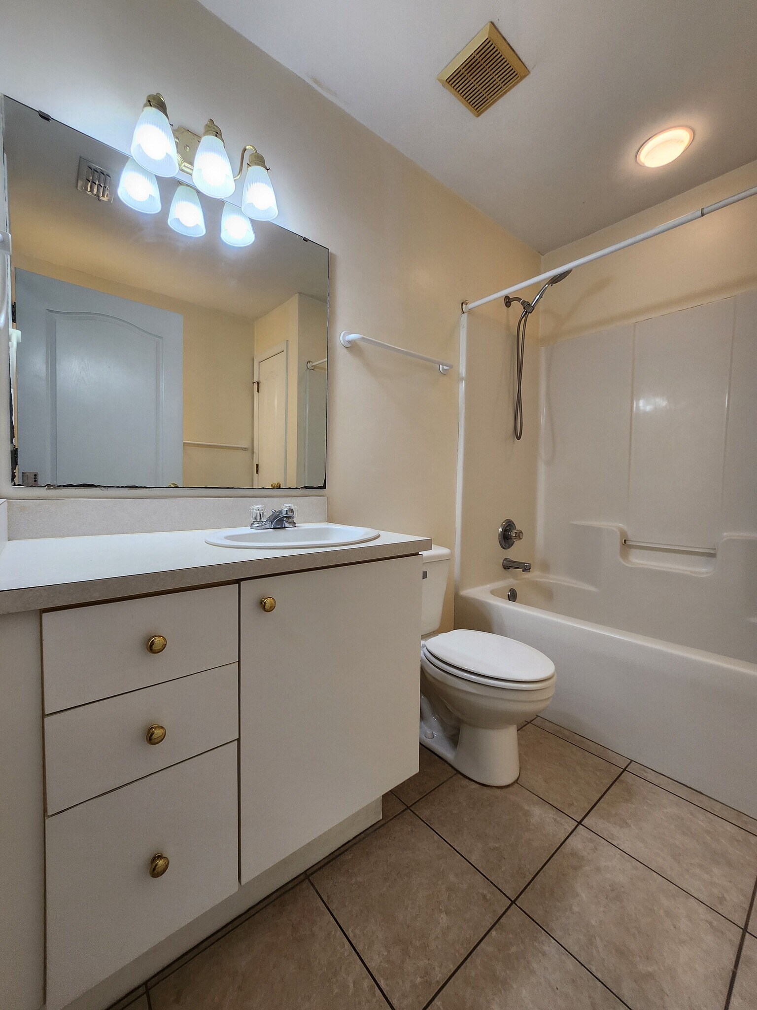 Building Photo - 2388 Hartsfield Way