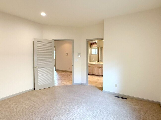 Building Photo - NEW PRICE ! Beautiful custom one story estate located on one of the most desirable streets in Bla...