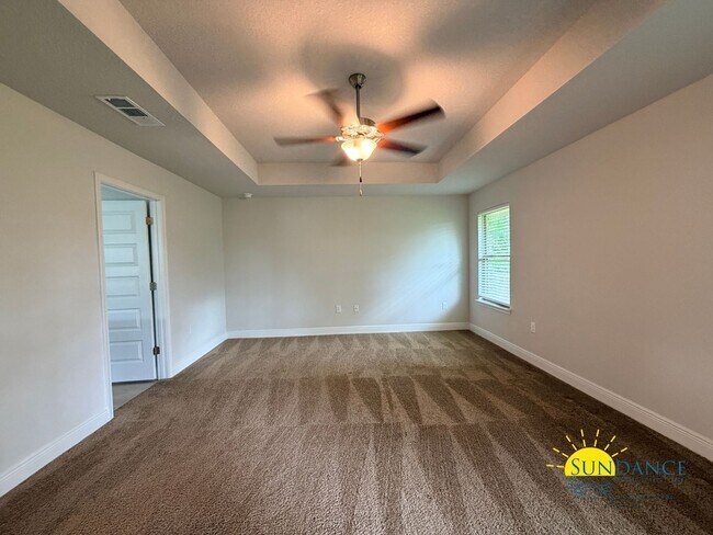 Building Photo - Beautiful 4-Bedroom Home in Quiet Crestview Cul-de-Sac!